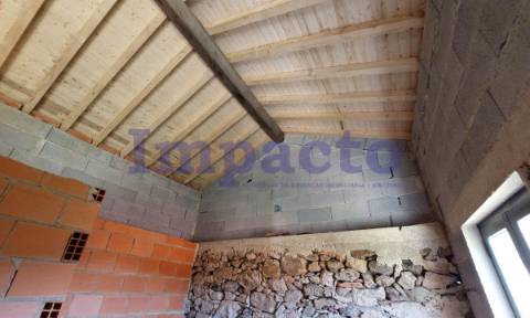 Moradias para reconstrução em Ossela, Oliveira de Azeméis