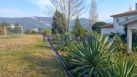 Moradia T4 independente em Ossela, Oliveira de Azeméis