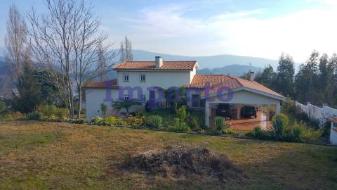 Moradia T4 independente em Ossela, Oliveira de Azeméis