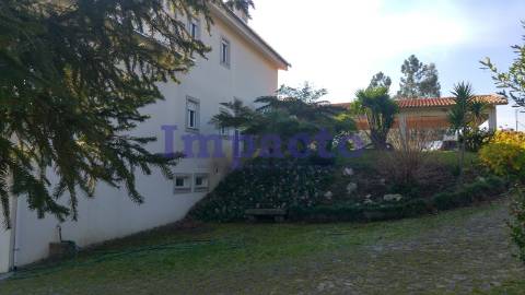 Moradia T4 independente em Ossela, Oliveira de Azeméis