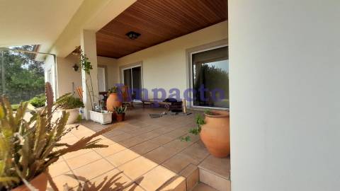 Moradia T4 independente em Ossela, Oliveira de Azeméis