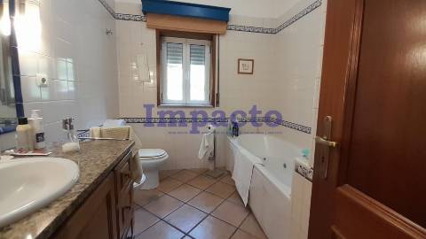 Moradia T4 independente em Ossela, Oliveira de Azeméis