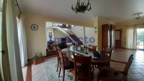 Moradia T4 independente em Ossela, Oliveira de Azeméis