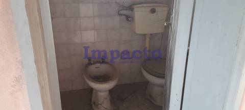 Moradia T2 para restaurar em Ul Oliveira de Azeméis