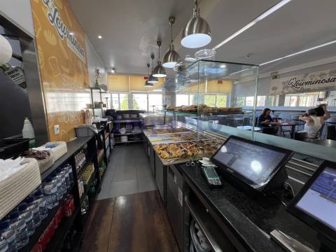 Trespasse de Pastelaria/Padaria e Snack Bar em São João da Madeira