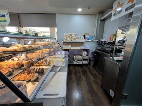 Trespasse de Pastelaria/Padaria e Snack Bar em São João da Madeira