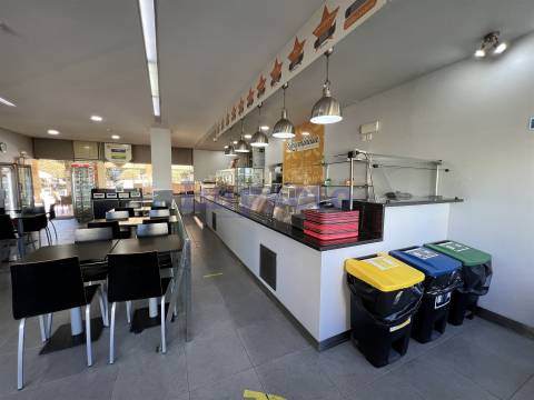 Trespasse de Pastelaria/Padaria e Snack Bar em São João da Madeira