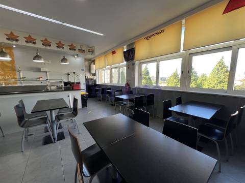 Trespasse de Pastelaria/Padaria e Snack Bar em São João da Madeira