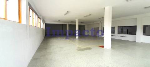 Armazém para arrendar em São João da Madeira