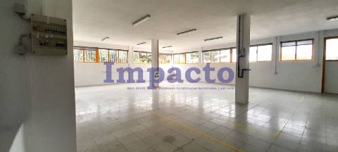 Armazém para arrendar em São João da Madeira