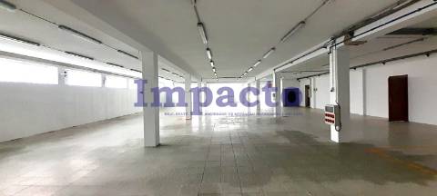 Armazém para arrendar em São João da Madeira