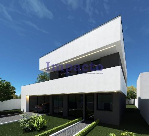 Moradia Isolada T3 em construção, São Roque