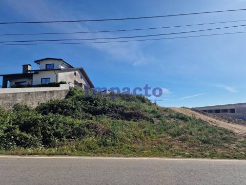 Terreno com viabilidade de construção em Escapães
