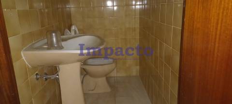 Arrendar Loja em São João da Madeira