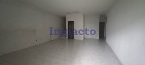 Arrendar Loja em São João da Madeira