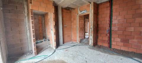 Moradia T3 em Construção em Nogueira do Cravo, Oliveira de Azeméis