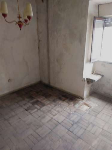 Moradia para reabilitar junto à Ponte do Abade em Sernancelhe