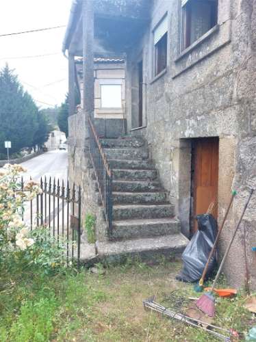 Moradia para reabilitar junto à Ponte do Abade em Sernancelhe