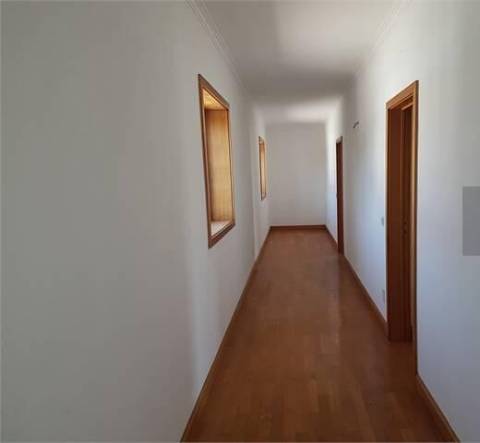 Moradia T5 restaurada em Ovar.