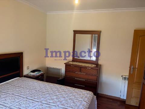 Moradia Isolada T6 em Santa Maria da Feira.