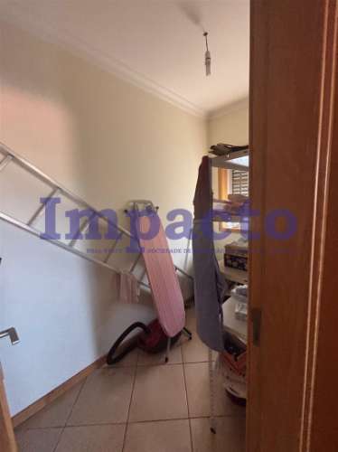 Moradia Isolada T6 em Santa Maria da Feira.