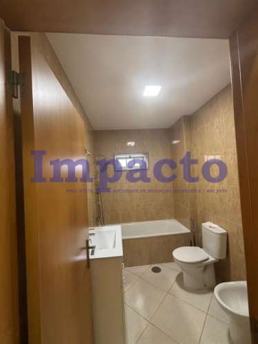 Moradia Isolada T6 em Santa Maria da Feira.