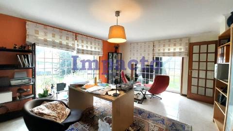 Excelente moradia T4 isolada em Macieira de Sarnes