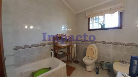 Excelente moradia T4 isolada em Macieira de Sarnes