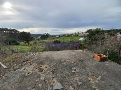 Moradia T3 para restaurar em Escariz Arouca