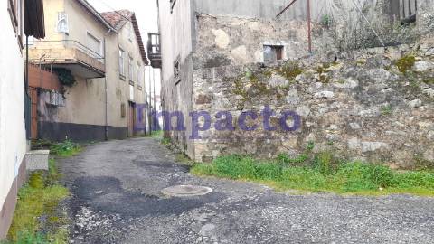 Ruína em Milheirós de Poiares, Santa Maria da Feira