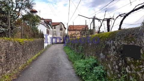 Ruína em Milheirós de Poiares, Santa Maria da Feira
