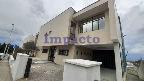 Armazém para venda em Canelas, Vila Nova de Gaia