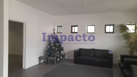 Armazém para venda em Canelas, Vila Nova de Gaia