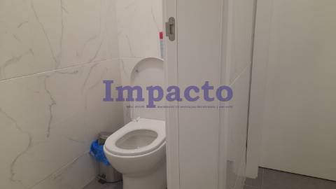 Armazém para venda em Canelas, Vila Nova de Gaia