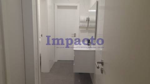 Armazém para venda em Canelas, Vila Nova de Gaia