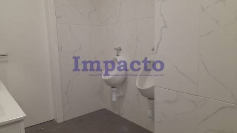 Armazém para venda em Canelas, Vila Nova de Gaia