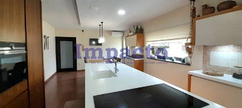 Moradia Térrea, Renovada a escassos minutos de S.João da Madeira