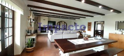 Moradia Térrea, Renovada a escassos minutos de S.João da Madeira