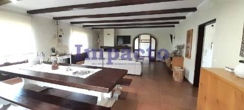 Moradia Térrea, Renovada a escassos minutos de S.João da Madeira