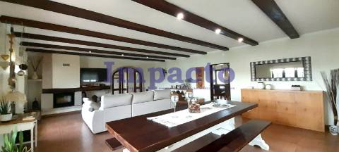 Moradia Térrea, Renovada a escassos minutos de S.João da Madeira