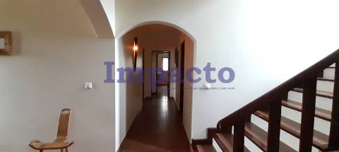 Moradia Térrea, Renovada a escassos minutos de S.João da Madeira