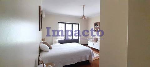 Moradia Térrea, Renovada a escassos minutos de S.João da Madeira