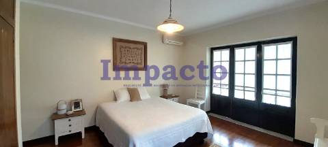 Moradia Térrea, Renovada a escassos minutos de S.João da Madeira