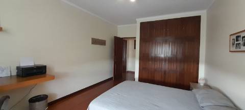 Moradia Térrea, Renovada a escassos minutos de S.João da Madeira