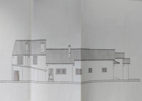 Venda Judicial de Moradia de rés-do-chão e 1.º andar com anexo e logradouro em Chão de Couce