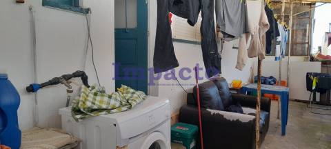 2 Moradias T2 para remodelar em São João da Madeira.