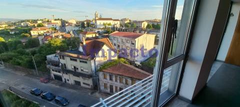 Escritório para arrendar em São João da Madeira.