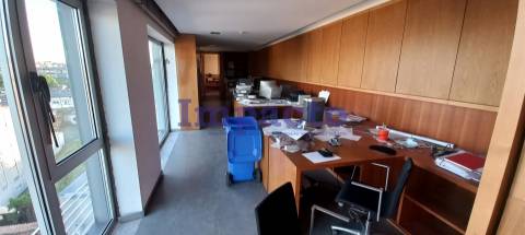 Escritório para arrendar em São João da Madeira.