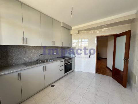 Apartamento T3 em São João da Madeira.