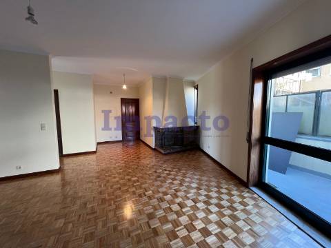 Apartamento T3 em São João da Madeira.